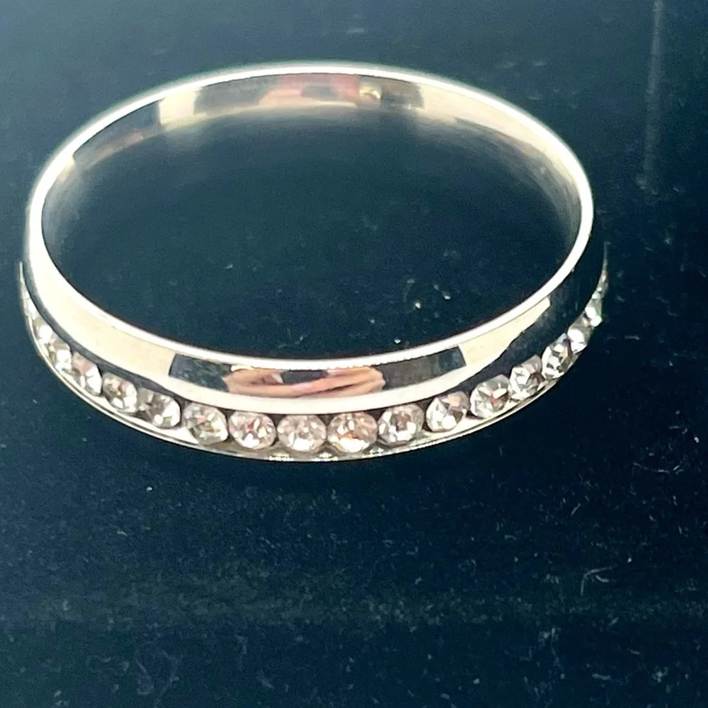 Men’s silver tone channel set crystal band ring size 13